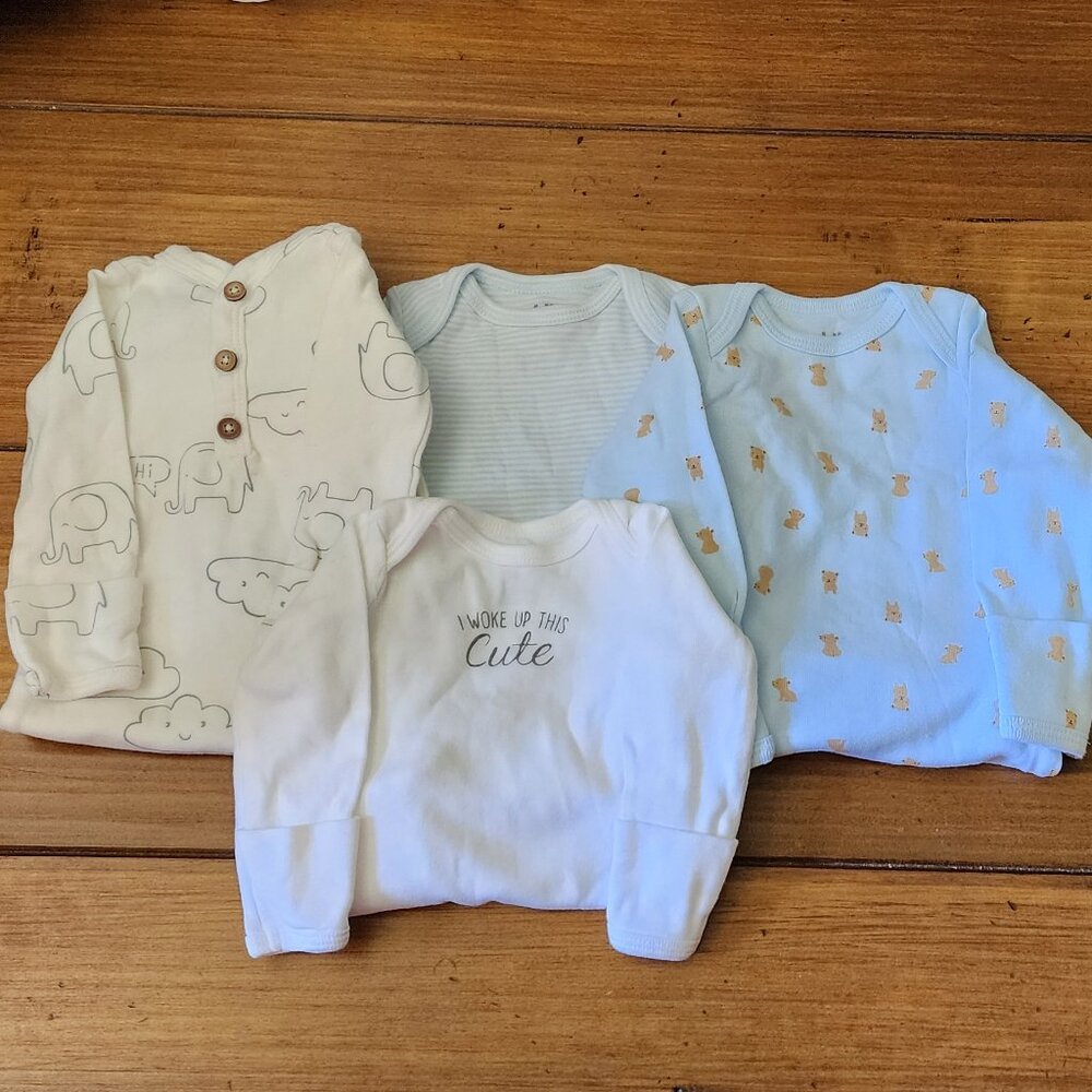 Carters Infant Sleeper Gowns With Hand Covers Set Of 4. Size Newborn